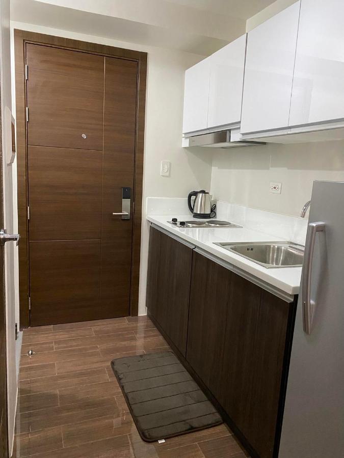 Cozy Crib @ Air Residences - Makati Макати Экстерьер фото